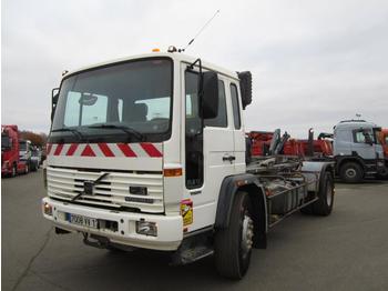 Camion ampliroll VOLVO FL6