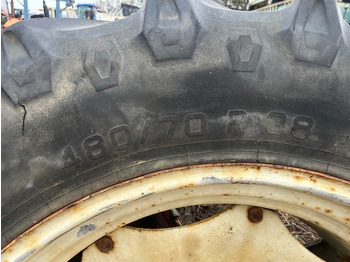 Pneu Pirelli 480\70 R38 TM 700: photos 2