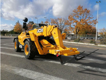 Chariot télescopique JCB