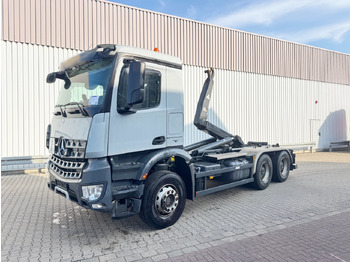 Camion ampliroll MERCEDES-BENZ Arocs 2643