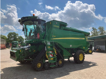 Moissonneuse-batteuse JOHN DEERE T670