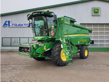 Moissonneuse-batteuse JOHN DEERE T670