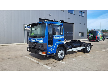 Tracteur routier VOLVO FL6