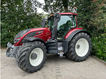 Tracteur agricole VALTRA T214