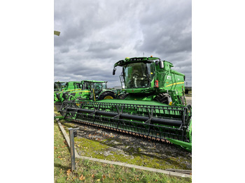 Moissonneuse-batteuse JOHN DEERE T560