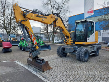 Pelle sur pneus LIEBHERR A 912