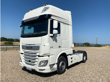 Tracteur routier DAF XF 530