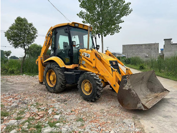 Tractopelle JCB 3CX