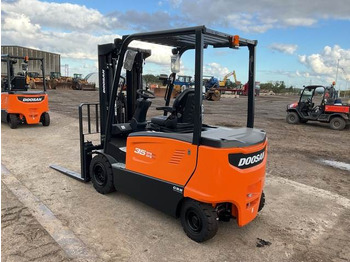 Chariot élévateur électrique Doosan B35X-7 PLUS: photos 2