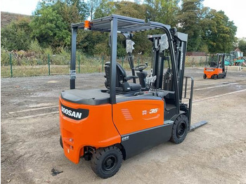 Chariot élévateur électrique Doosan B35X-7 PLUS: photos 3