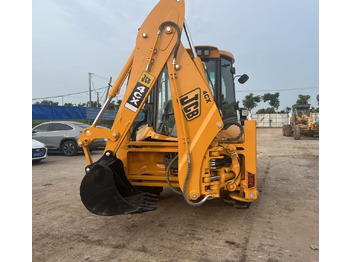 Tractopelle JCB 4CX