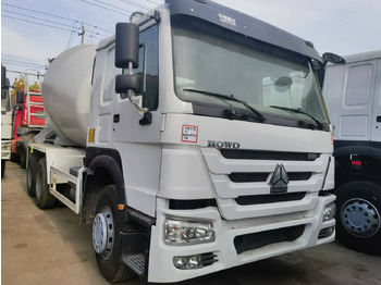 Camion malaxeur SINOTRUK HOWO