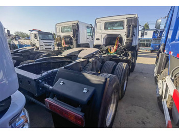 Tracteur routier SINOTRUK HOWO