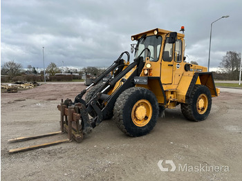 Chargeuse sur pneus VOLVO 4300