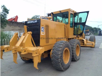 Niveleuse CATERPILLAR 140H