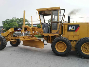 Niveleuse CATERPILLAR 140H