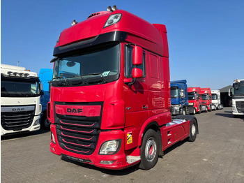 Tracteur routier DAF XF 530