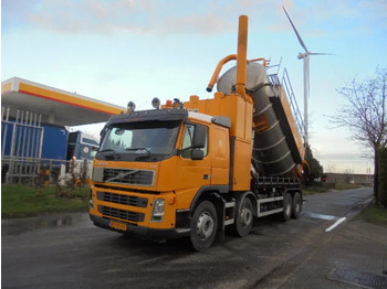 Camion hydrocureur VOLVO FM 400