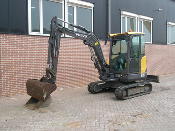 Mini pelle VOLVO EC35D