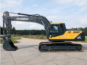 Pelle sur chenille HYUNDAI R215L