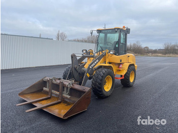 Chargeuse sur pneus VOLVO L30G