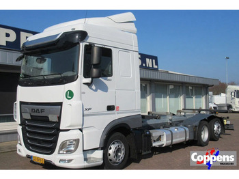 Camion porte-conteneur/ Caisse mobile DAF XF 450