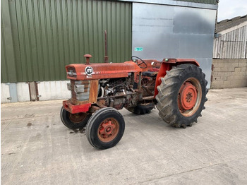 Tracteur agricole MASSEY FERGUSON 100 series