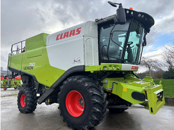 Moissonneuse-batteuse CLAAS Lexion 750