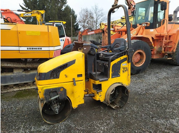 Rouleau compresseur JCB