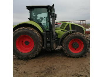 Tracteur agricole CLAAS Axion 940