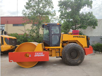 Compacteur à pieds de mouton/ Monocylindre DYNAPAC CA30D USED ROAD ROLLER: photos 4