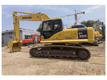 Pelle sur chenille KOMATSU PC200-7