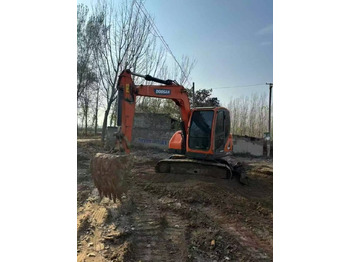 Mini pelle DOOSAN DX75