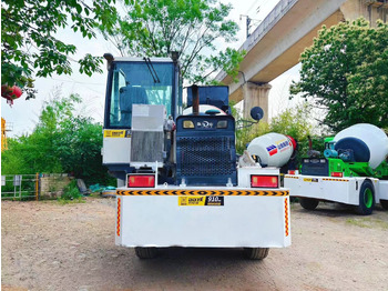 Camion malaxeur DEYI 2 cubic concrete mixer: photos 5