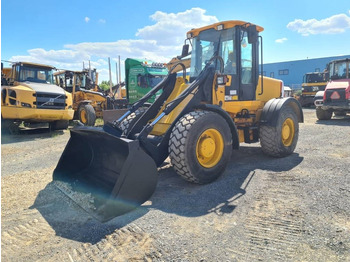 Chargeuse sur pneus JCB