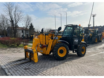 Chariot télescopique JCB