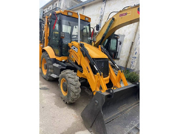 Tractopelle JCB 3CX