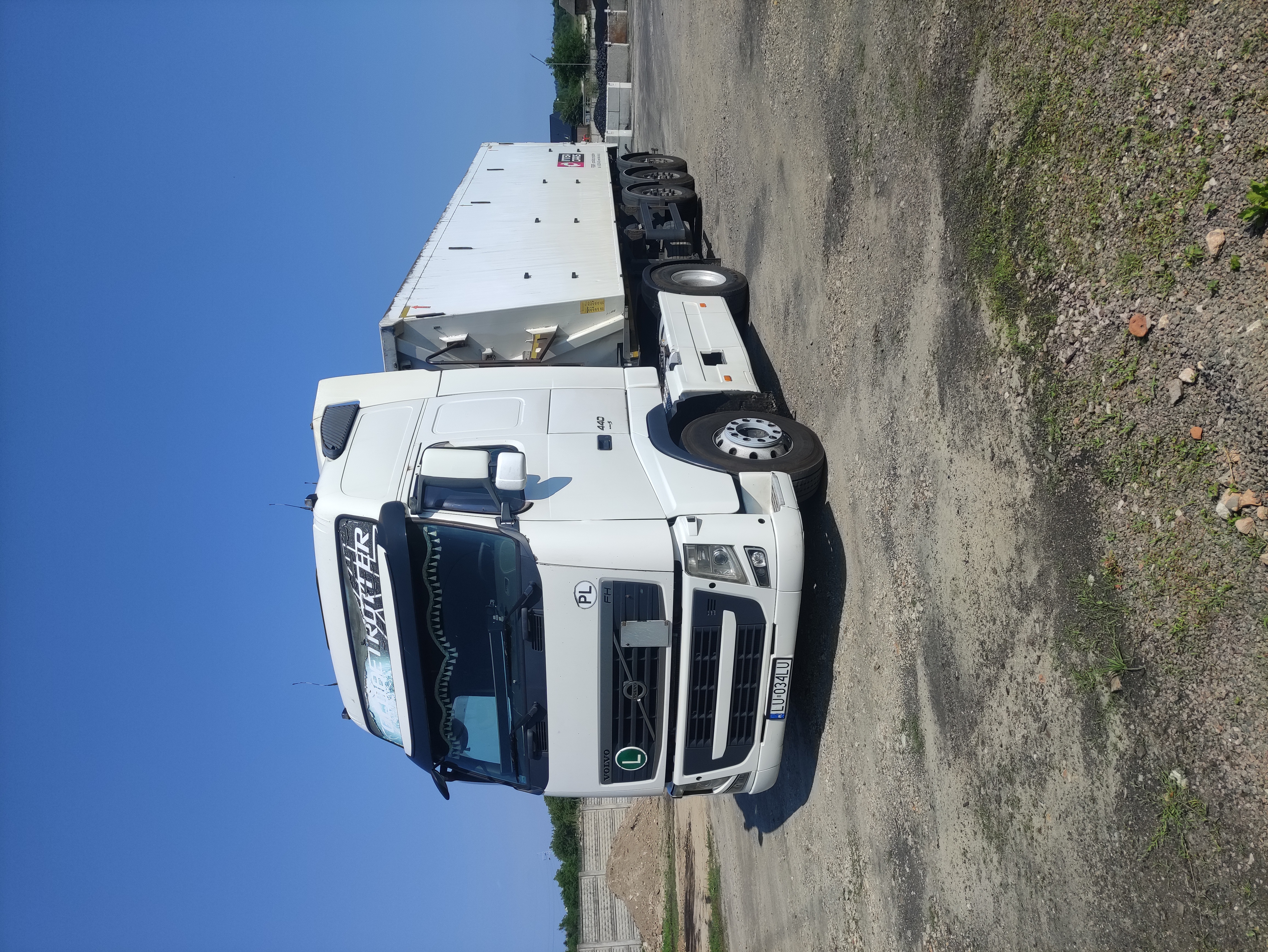 Tracteur routier VOLVO FH13