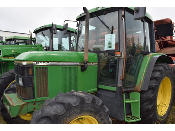 Tracteur agricole JOHN DEERE 6100