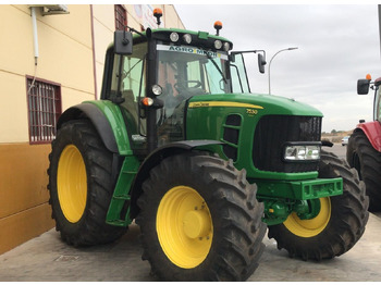 Tracteur agricole JOHN DEERE 7530