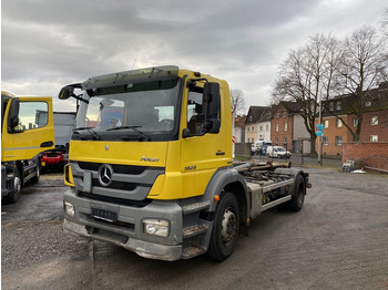 Camion ampliroll MERCEDES-BENZ Axor 1829