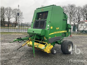 Presse à balles rondes JOHN DEERE