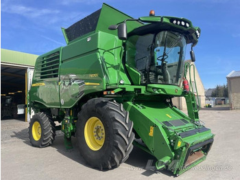 Moissonneuse-batteuse JOHN DEERE T670