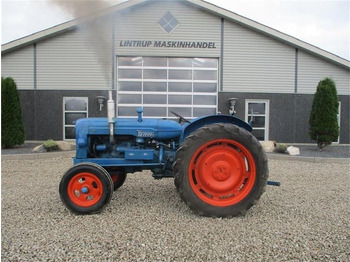 Tracteur agricole FORDSON