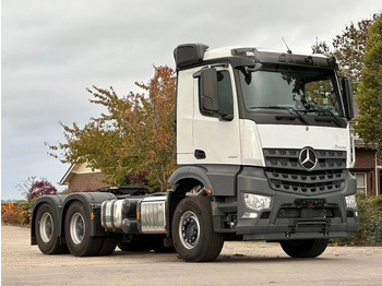 Tracteur routier MERCEDES-BENZ Arocs 3351