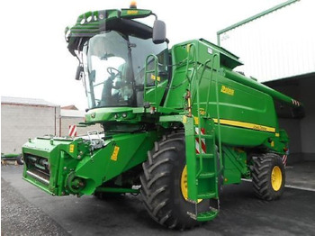 Moissonneuse-batteuse JOHN DEERE T660