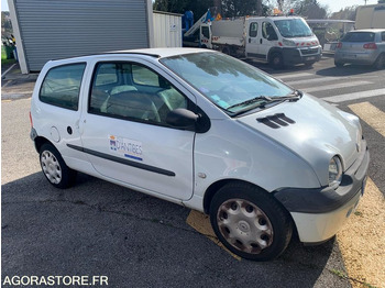 Voiture Renault Twingo - 2005 - 107 200 kms - 212 BMD 06: photos 3