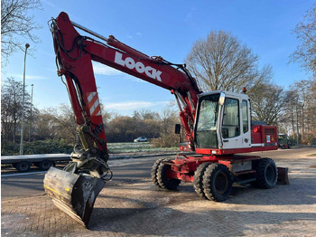 Pelle sur pneus LIEBHERR A 902