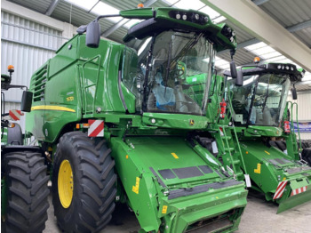 Moissonneuse-batteuse JOHN DEERE T670