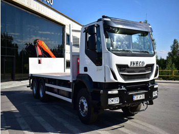 Camion grue IVECO Trakker